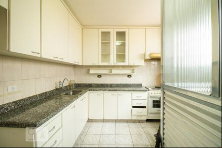 Cozinha  de casa para alugar com 2 quartos, 80m² em Aclimação, São Paulo