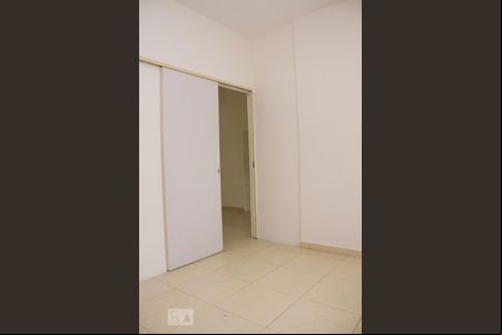Quarto 01 de apartamento para alugar com 2 quartos, 45m² em Quintino Bocaiuva, Rio de Janeiro
