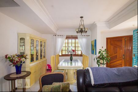 Sala de casa para alugar com 4 quartos, 350m² em Teresópolis, Porto Alegre