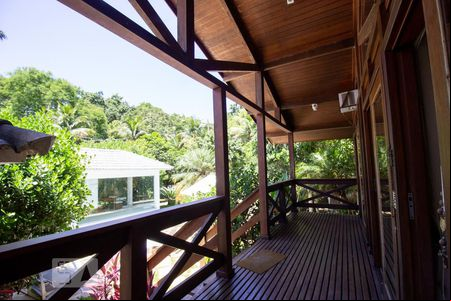 Varanda de casa de condomínio para alugar com 3 quartos, 1000m² em Vargem Grande, Rio de Janeiro