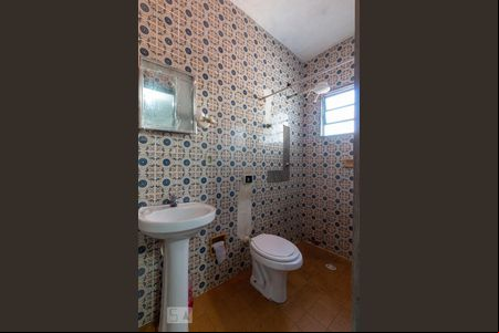 Banheiro de casa para alugar com 1 quarto, 36m² em Vila Carmosina, São Paulo