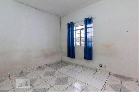 Quarto de casa para alugar com 1 quarto, 36m² em Vila Carmosina, São Paulo