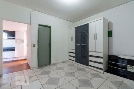 Quarto de casa para alugar com 1 quarto, 36m² em Vila Carmosina, São Paulo