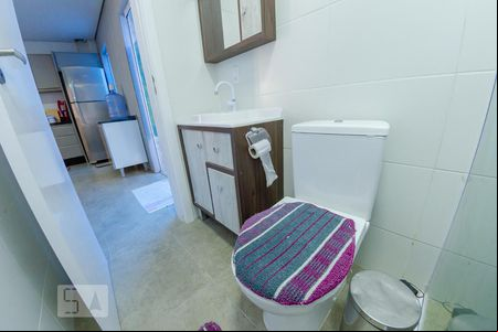 Banheiro social de apartamento para alugar com 2 quartos, 80m² em Ingleses do Rio Vermelho, Florianópolis