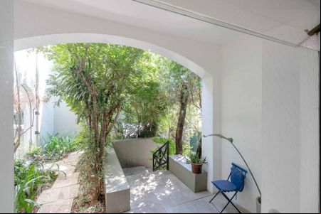 Área Externa de casa para alugar com 4 quartos, 650m² em Jardim Everest, São Paulo