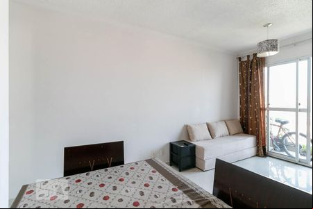 Sala de apartamento à venda com 3 quartos, 57m² em Vila Talarico, São Paulo