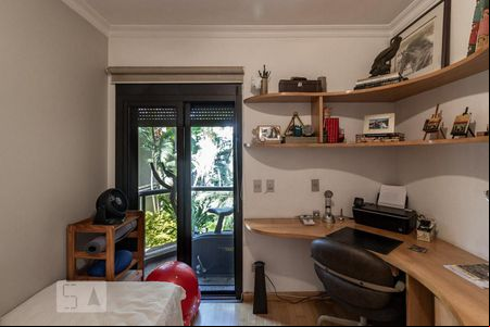 Quarto 1 de apartamento para alugar com 3 quartos, 123m² em Itaim Bibi, São Paulo
