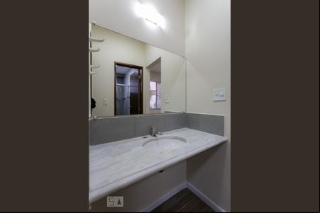 Banheiro de apartamento para alugar com 1 quarto, 49m² em Funcionários, Belo Horizonte
