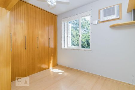 Dormitório de apartamento para alugar com 1 quarto, 49m² em Partenon, Porto Alegre