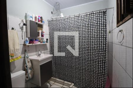 Banheiro de casa à venda com 2 quartos, 60m² em São José, Canoas
