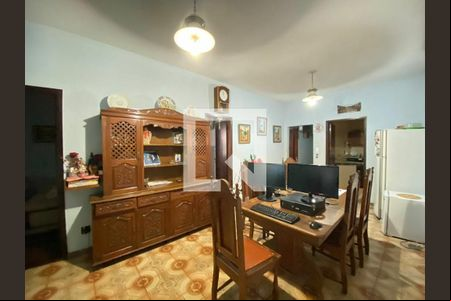 Casa à venda com 7 quartos, 300m² em Esplanada, Belo Horizonte