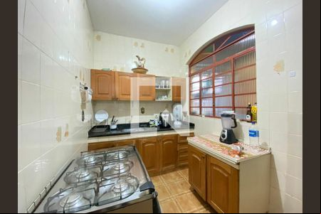 Casa à venda com 7 quartos, 300m² em Esplanada, Belo Horizonte