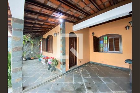 Casa à venda com 7 quartos, 300m² em Esplanada, Belo Horizonte