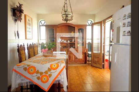 Casa para alugar com 10 quartos, 716m² em Santa Tereza, Belo Horizonte