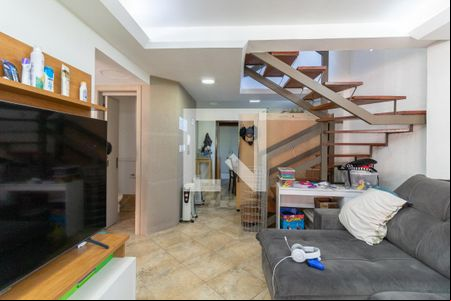 Sala de casa de condomínio à venda com 4 quartos, 150m² em Medianeira, Porto Alegre