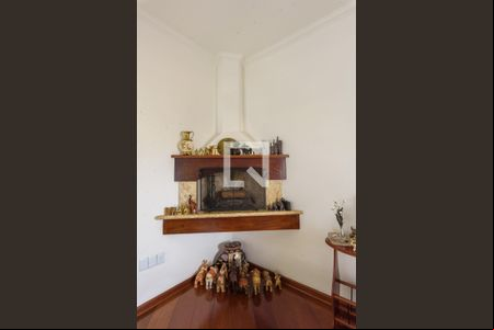 Sala de Estar- Lareira de casa para alugar com 3 quartos, 300m² em Vila Marieta, Campinas