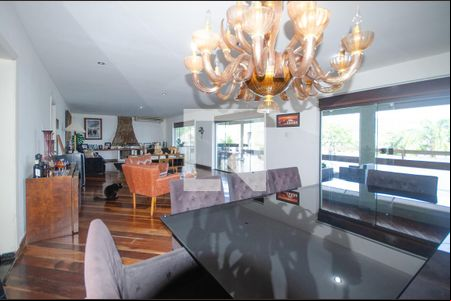 Sala de casa para alugar com 7 quartos, 1800m² em São Francisco, Niterói
