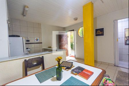 Cozinha de casa de condomínio para alugar com 1 quarto, 52m² em Itaipu, Niterói