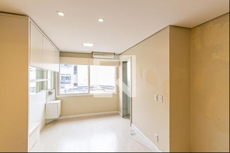 Sala/Quarto de kitnet/studio à venda com 1 quarto, 30m² em Centro Histórico, Porto Alegre