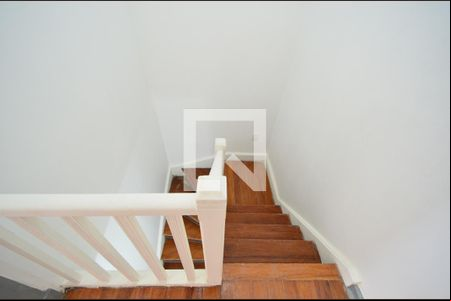 Escada de casa para alugar com 2 quartos, 80m² em Vila Mariana, São Paulo