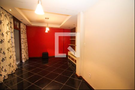 Sala de casa para alugar com 5 quartos, 200m² em Partenon, Porto Alegre