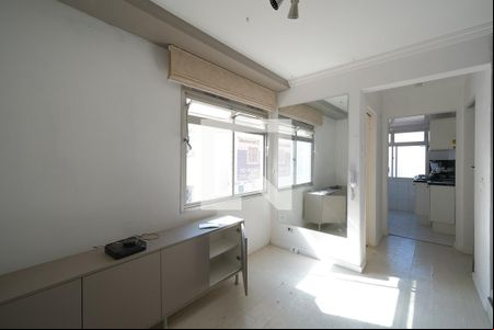 Sala de apartamento para alugar com 1 quarto, 42m² em Centro, Curitiba