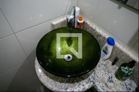 Banheiro de casa de condomínio à venda com 1 quarto, 53m² em Santana, São Paulo