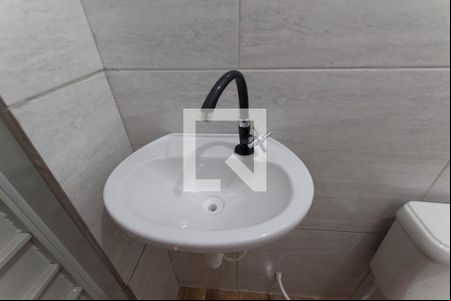 Banheiro de kitnet/studio para alugar com 1 quarto, 45m² em Setor Leste Universitário, Goiânia