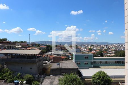 Vista Sala de apartamento para alugar com 2 quartos, 70m² em Jardim Bandeirantes, Contagem