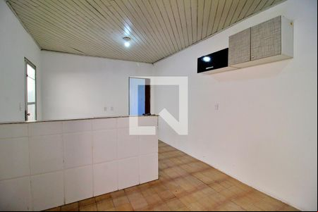 Sala/Cozinha de casa para alugar com 1 quarto, 32m² em Vila Palmares, Santo André