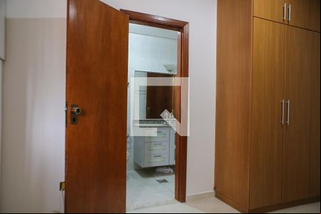 Suíte de apartamento para alugar com 3 quartos, 145m² em Pompéia, Santos