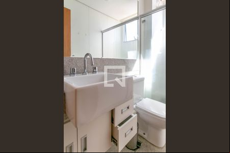 Banheiro de kitnet/studio à venda com 1 quarto, 32m² em Indaiá, Belo Horizonte