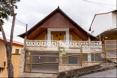 Fachada de casa à venda com 5 quartos, 424m² em Planalto, Belo Horizonte