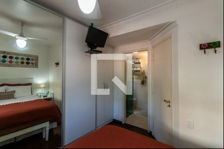 Suite de casa de condomínio para alugar com 4 quartos, 260m² em Jardim Monte Alegre, São Paulo