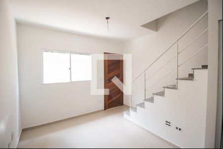 Sala de casa de condomínio para alugar com 2 quartos, 55m² em Itaquera, São Paulo