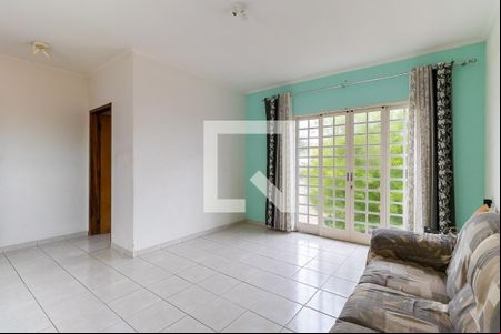 Sala de TV de casa para alugar com 4 quartos, 220m² em Vila Industrial, Campinas
