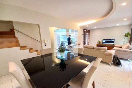 Sala  de casa de condomínio à venda com 4 quartos, 190m² em Santa Branca, Belo Horizonte