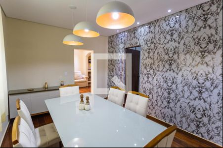 Sala 2 de casa para alugar com 8 quartos, 269m² em Santa Efigênia, Belo Horizonte