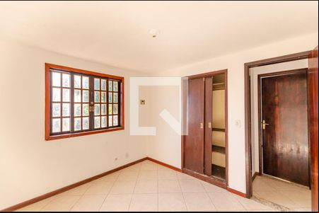 Quarto 1 de casa para alugar com 3 quartos, 140m² em Itaipu, Niterói