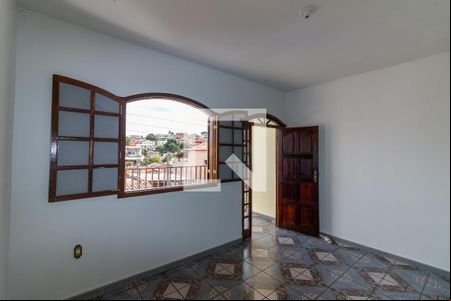 Sala de casa para alugar com 3 quartos, 200m² em Jaqueline, Belo Horizonte