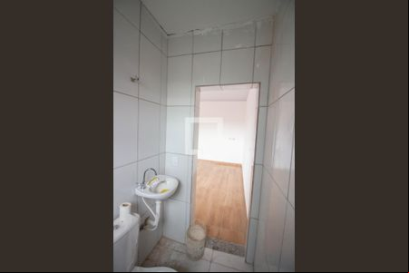 Banheiro de kitnet/studio para alugar com 1 quarto, 22m² em Cidade Nova São Miguel, São Paulo