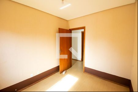 Quarto 2 de casa à venda com 5 quartos, 234m² em Chapeu do Sol, Porto Alegre