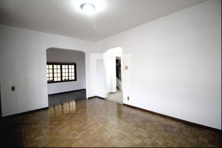 Sala de casa para alugar com 4 quartos, 150m² em Vila Trujillo, Sorocaba