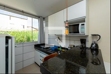 Cozinha de apartamento para alugar com 1 quarto, 32m² em Paquetá, Belo Horizonte