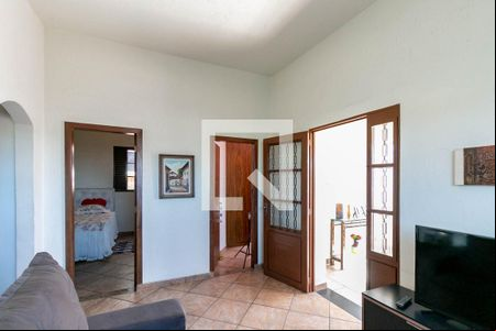 Sala de casa à venda com 3 quartos, 325m² em Carlos Prates, Belo Horizonte