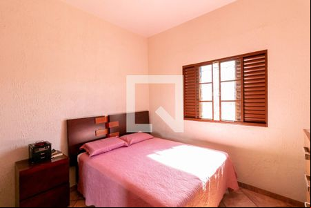 Quarto 1 de casa à venda com 3 quartos, 325m² em Carlos Prates, Belo Horizonte