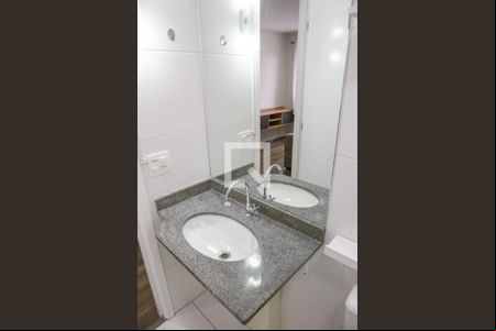Banheiro  de apartamento para alugar com 1 quarto, 31m² em Água Branca, São Paulo