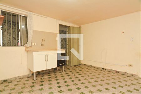 Studio de casa para alugar com 1 quarto, 15m² em Parque Maria Domitila, São Paulo