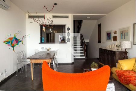 Sala de casa para alugar com 4 quartos, 285m² em Jardim Três Marias, Guarujá