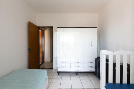 Quarto 1  de casa para alugar com 3 quartos, 250m² em Conjunto Residencial José Bonifácio, São Paulo